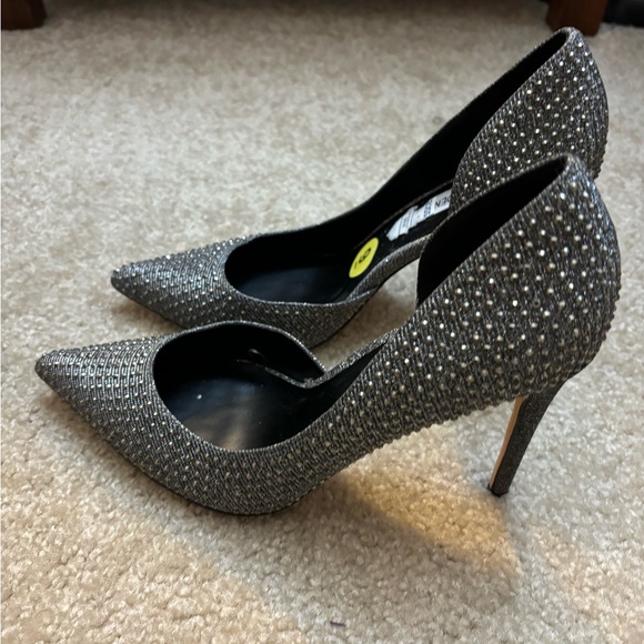 Steven Madden Dorsay Pumps - Picture 3 of 4